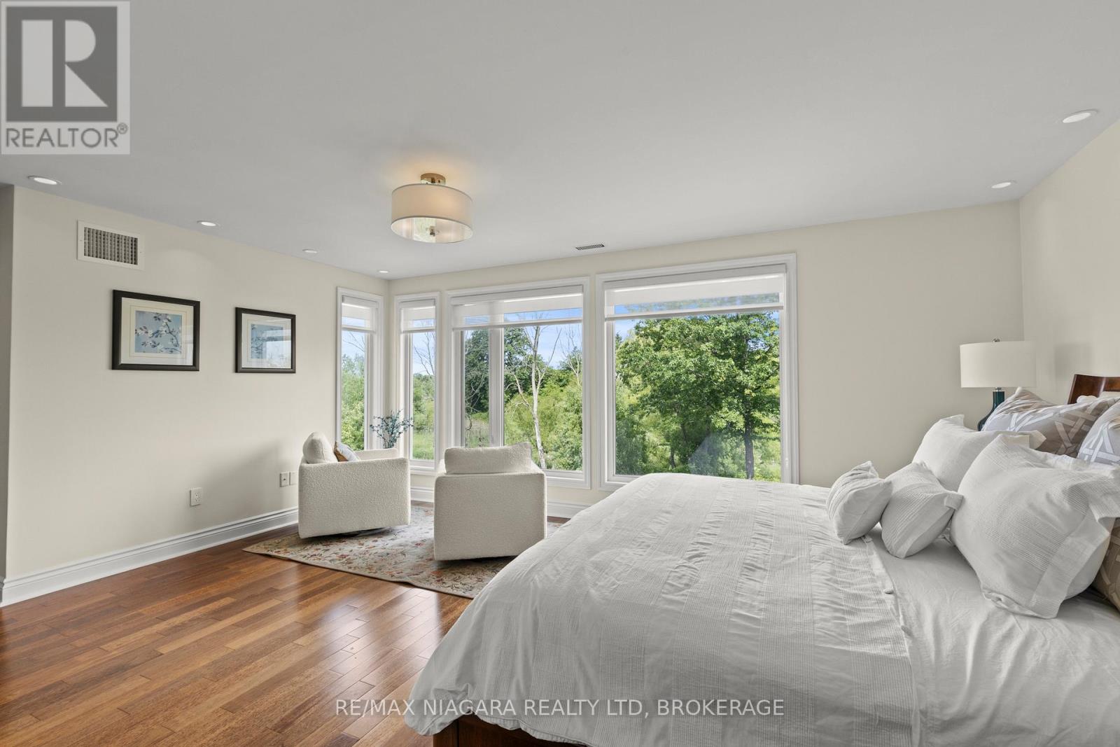 Photo 19 of 8319 Vegter Court, Niagara Falls ON