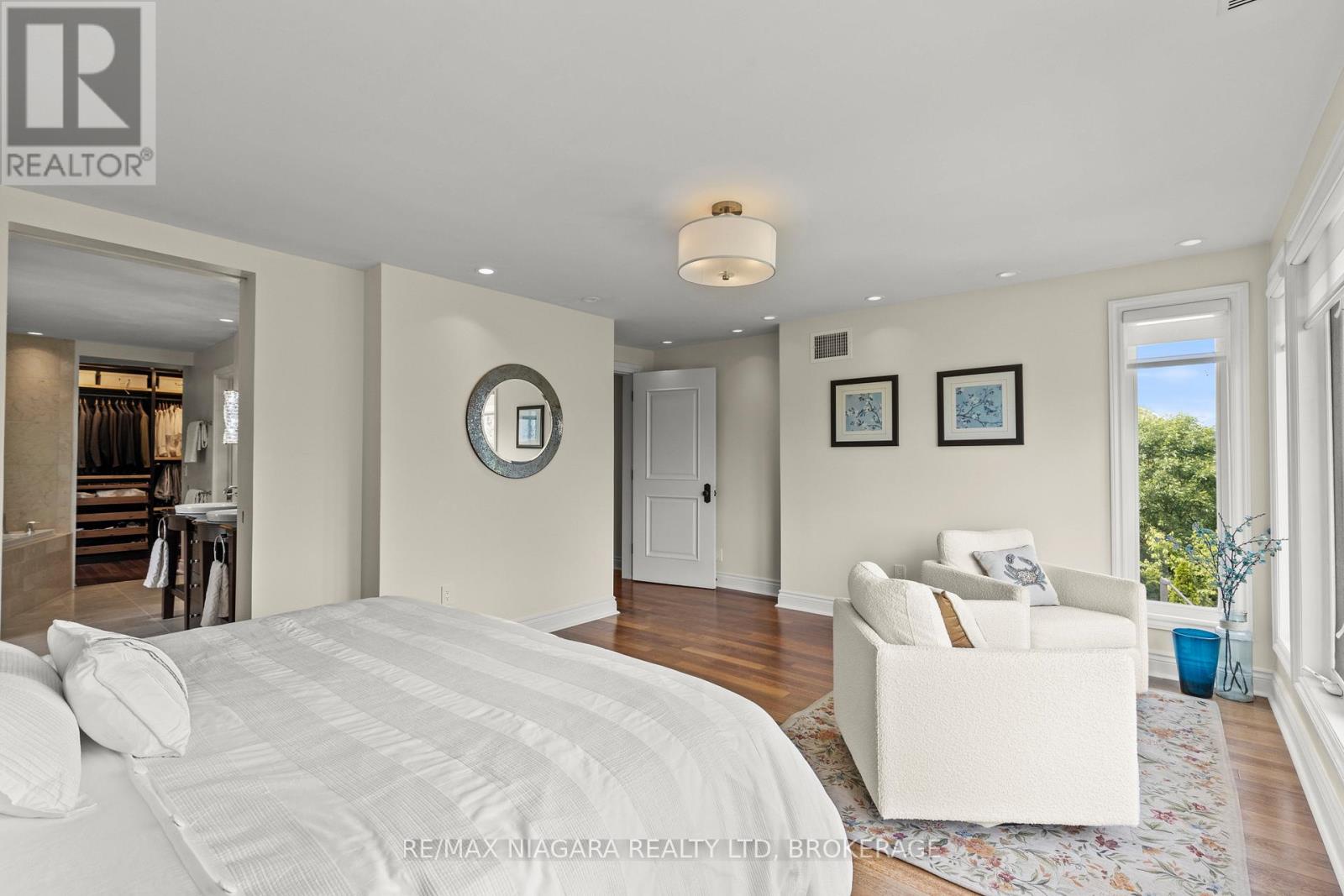 Photo 31 of 8319 Vegter Court, Niagara Falls ON