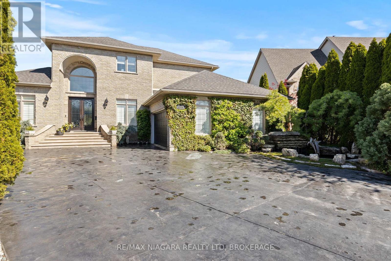 Photo 40 of 8319 Vegter Court, Niagara Falls ON