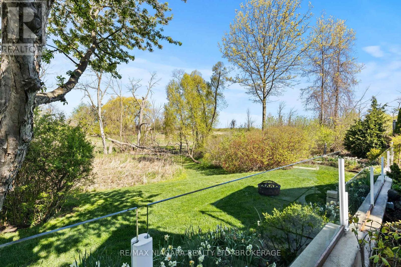 Photo 41 of 8319 Vegter Court, Niagara Falls ON