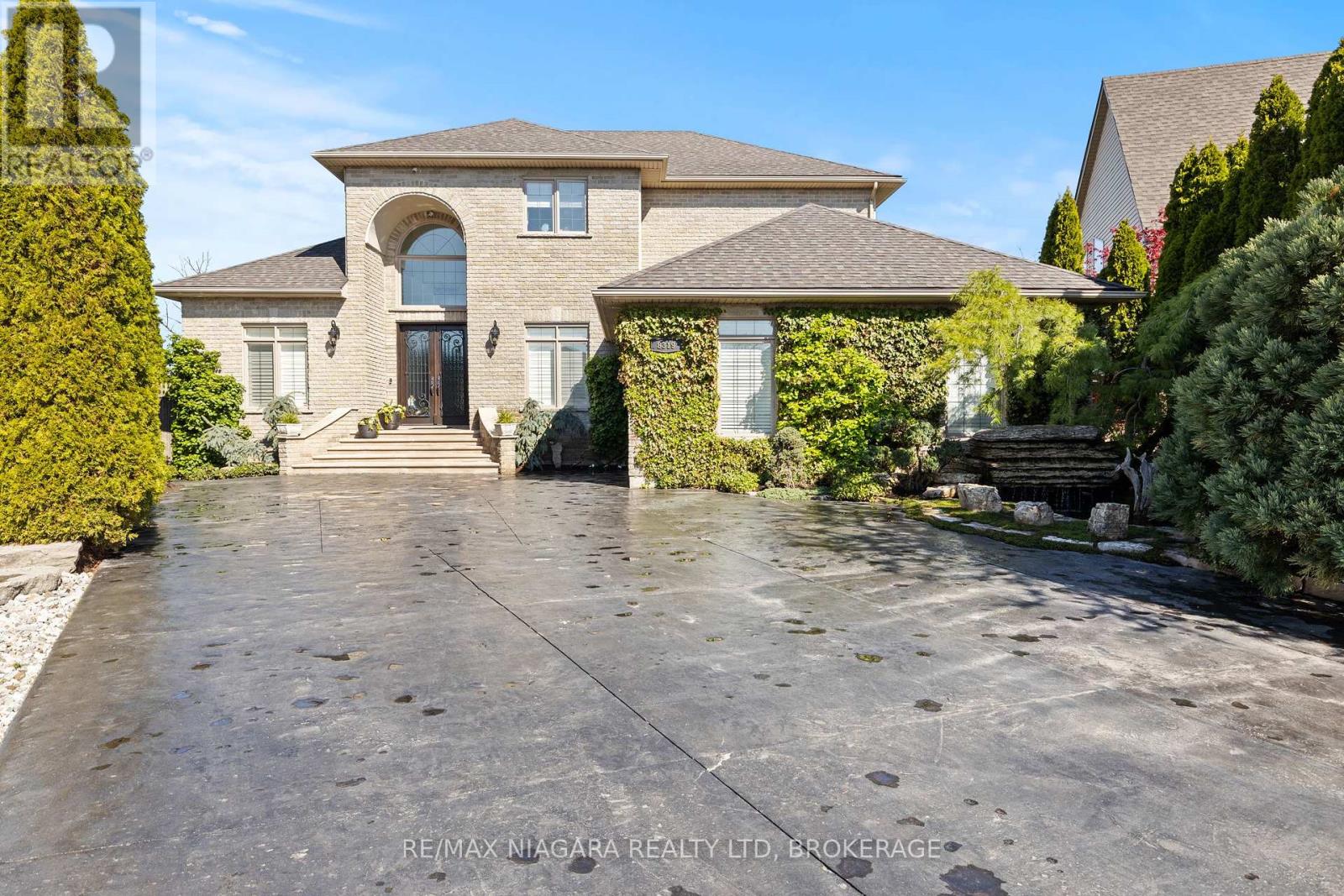 Photo 42 of 8319 Vegter Court, Niagara Falls ON