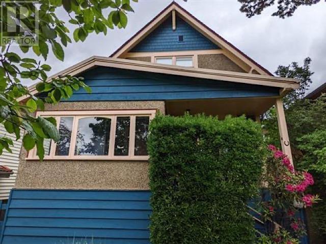 Photo 4 of 1159 19 Avenue, Vancouver BC