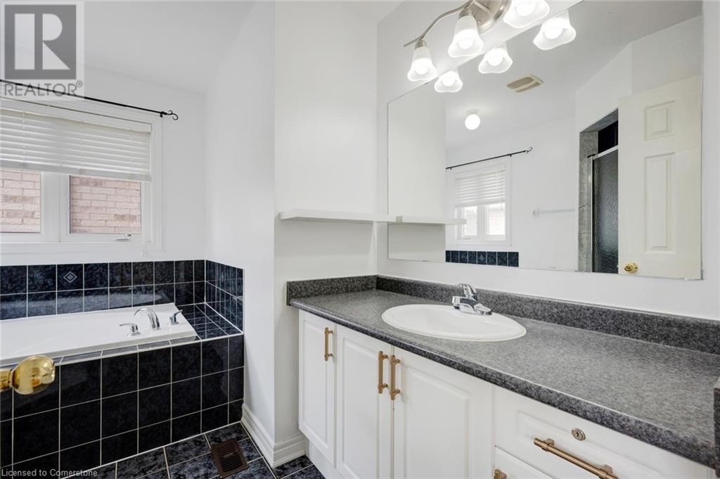 Photo 39 of 27 Putnam Drive, Brampton ON