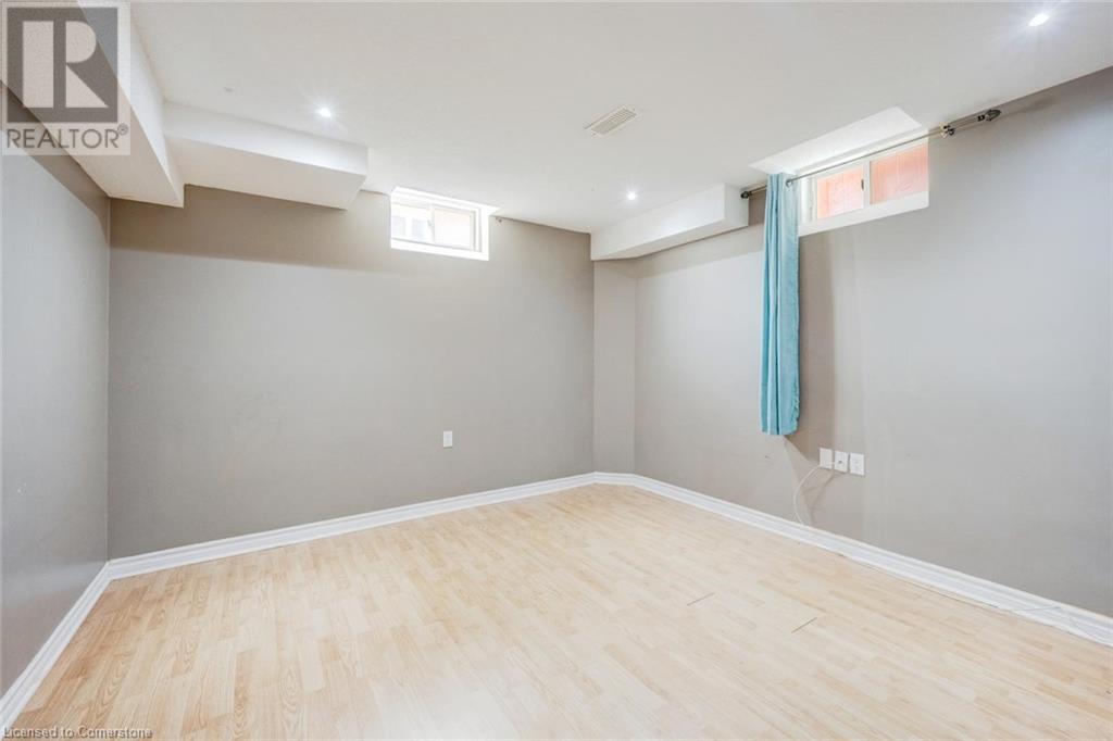 Photo 32 of 27 Putnam Drive, Brampton ON