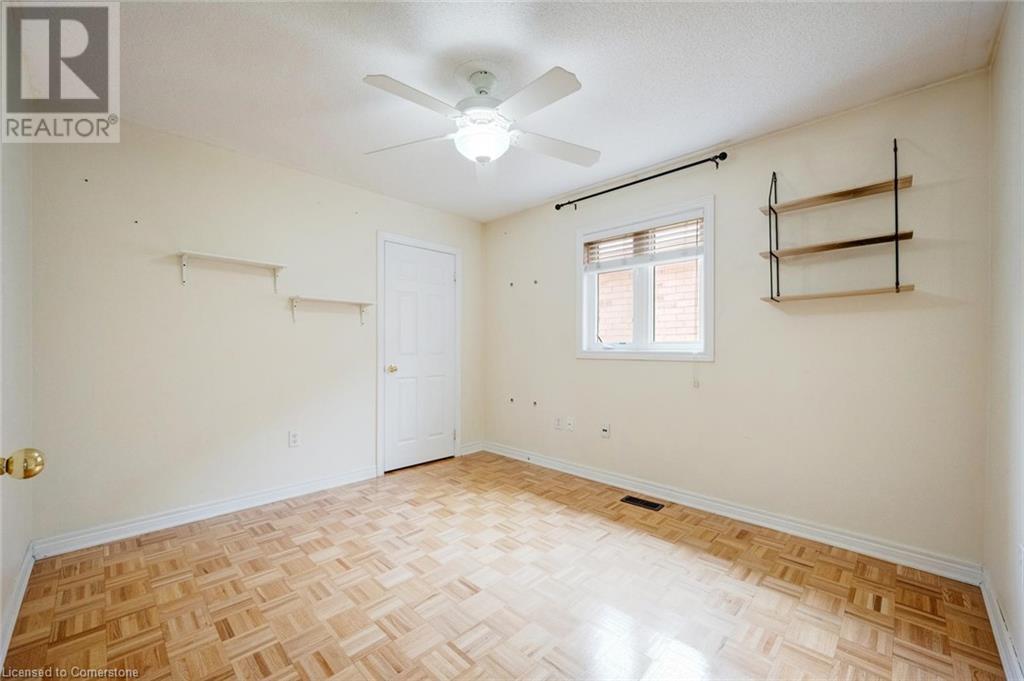 Photo 4 of 27 Putnam Drive, Brampton ON