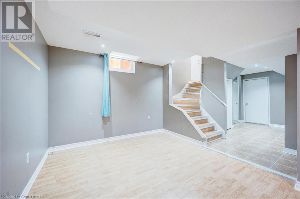 Photo 20 of 27 Putnam Drive, Brampton ON