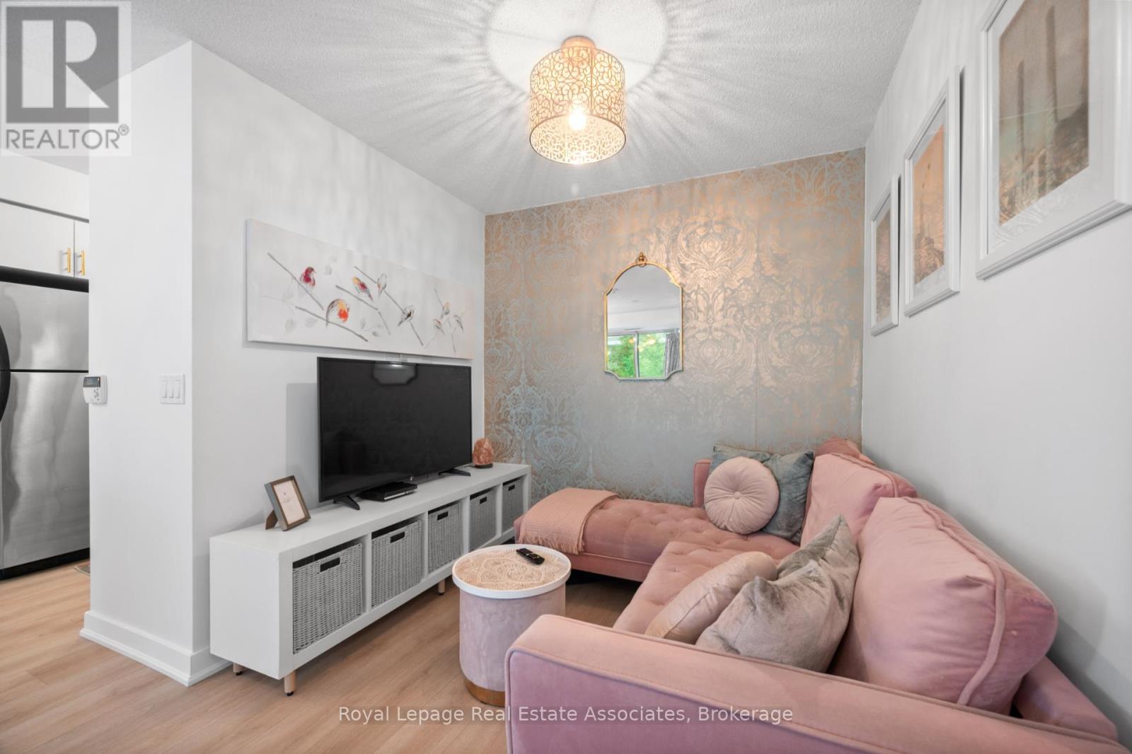 Photo 8 of 222 80 Western Battery Road, Toronto ON