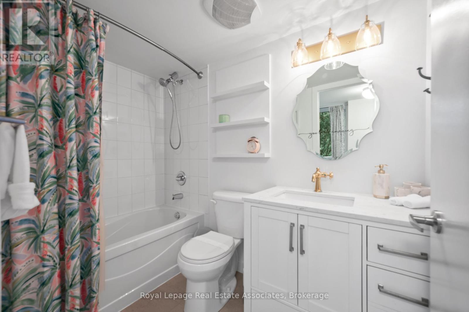 Photo 11 of 222 80 Western Battery Road, Toronto ON
