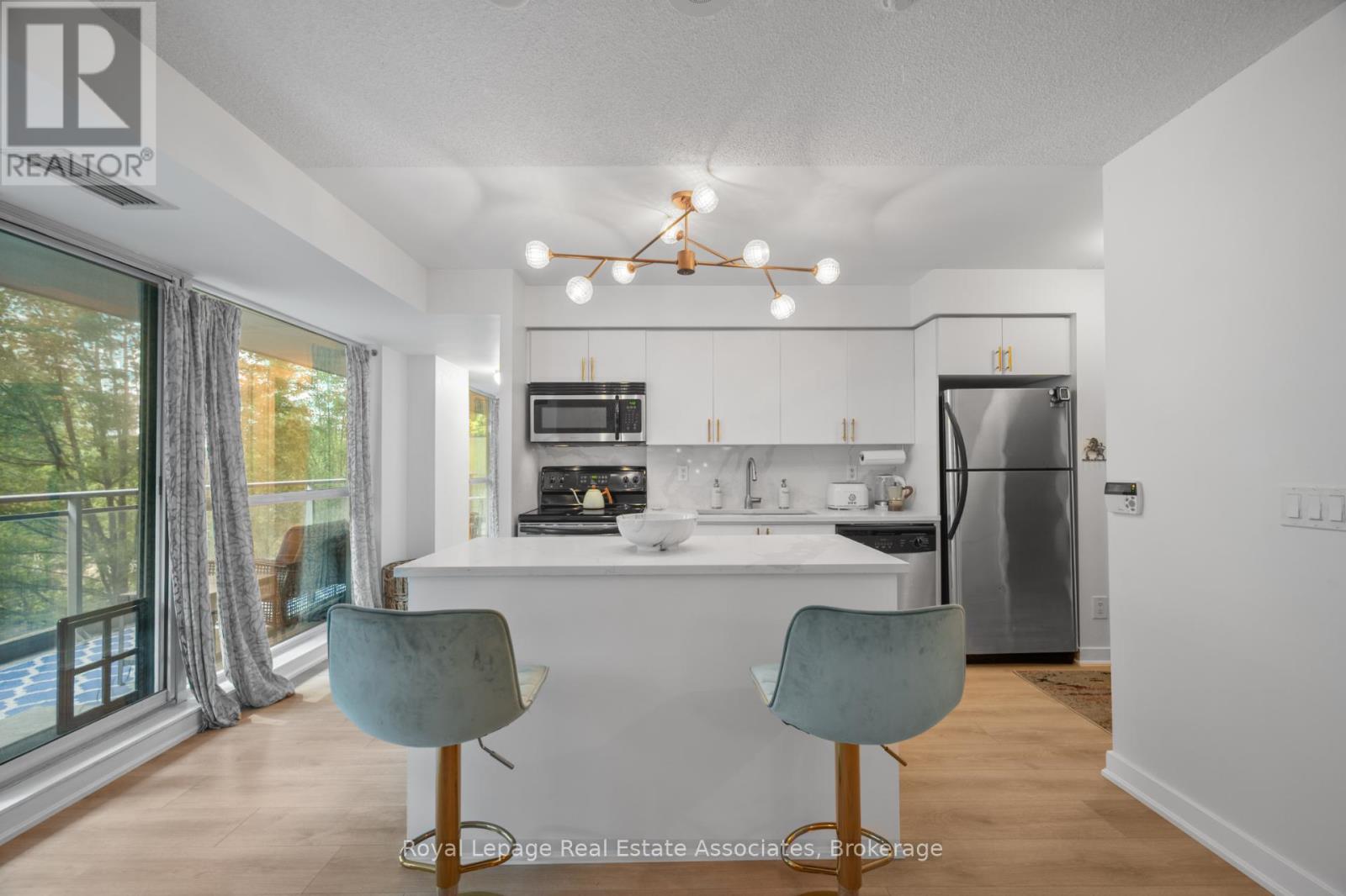 Photo 6 of 222 80 Western Battery Road, Toronto ON