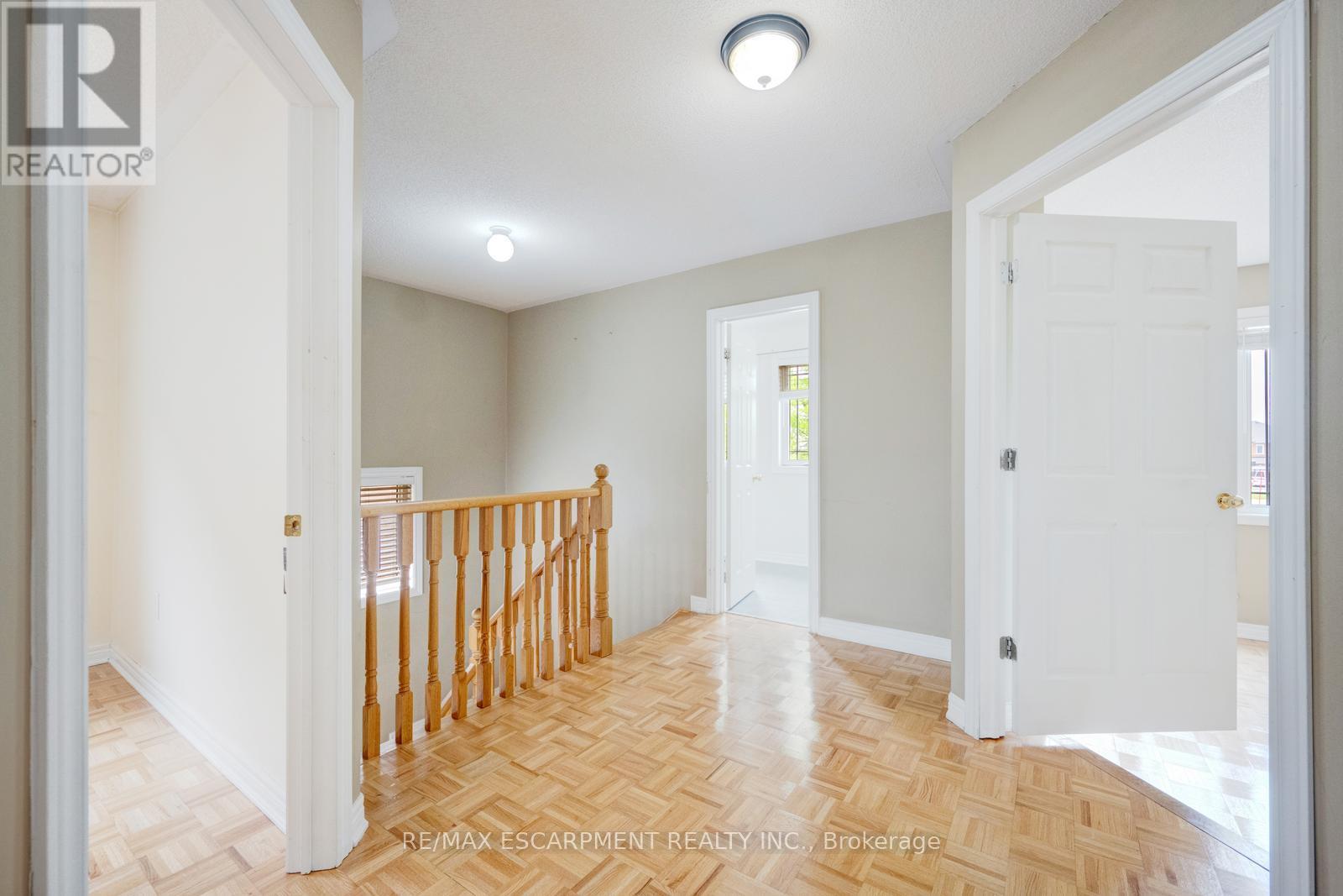 Photo 45 of 27 Putnam Drive, Brampton ON
