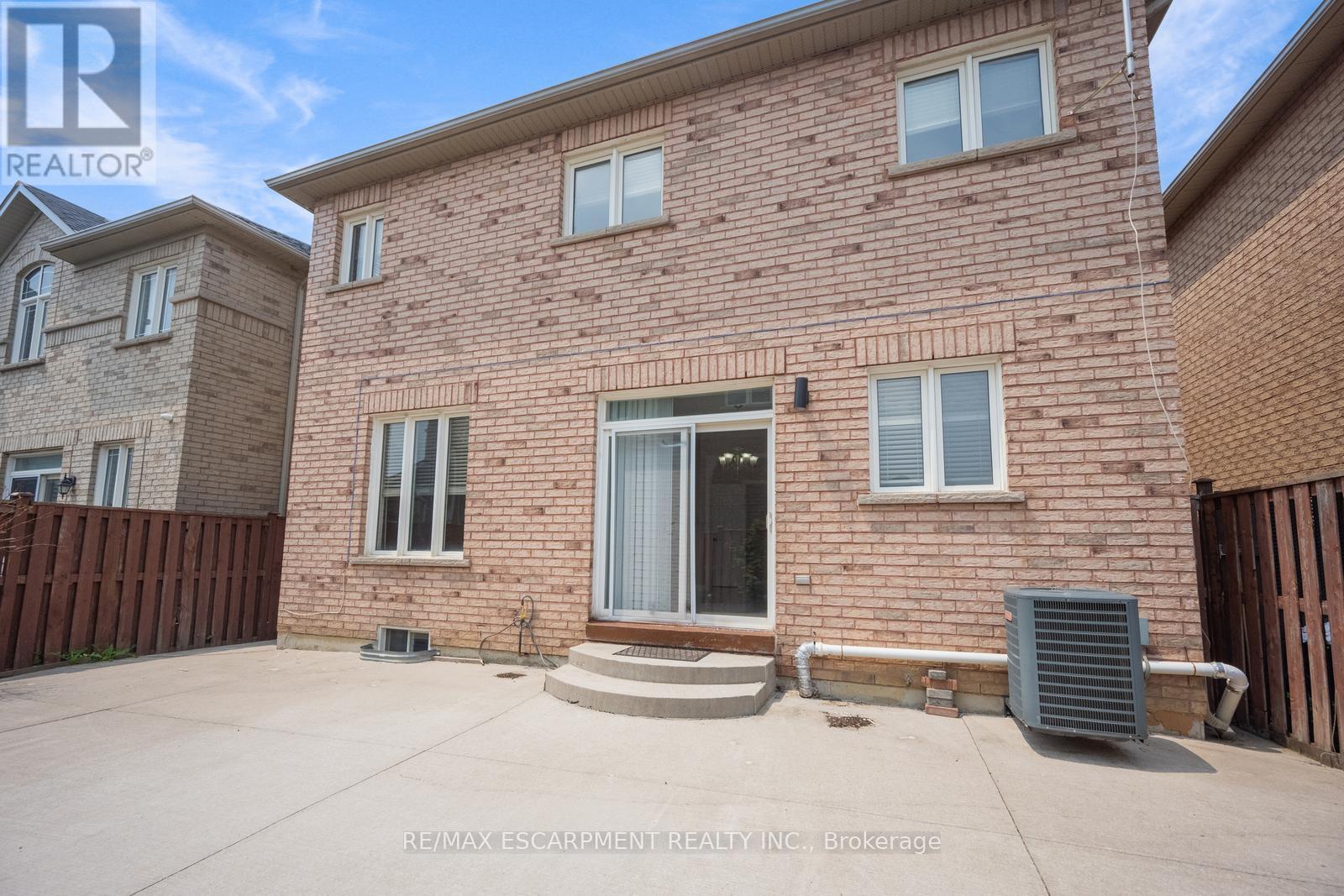 Photo 38 of 27 Putnam Drive, Brampton ON