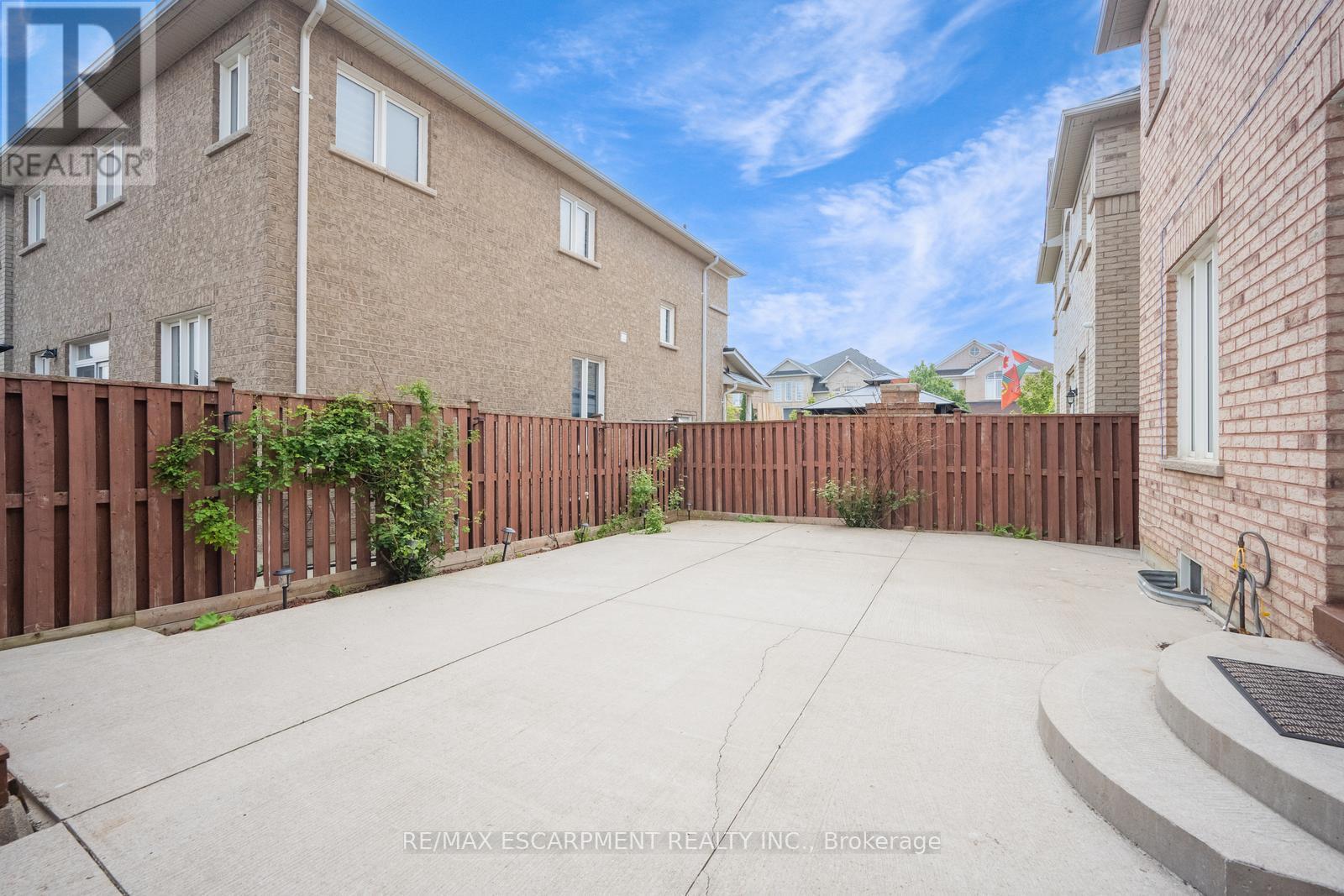 Photo 29 of 27 Putnam Drive, Brampton ON