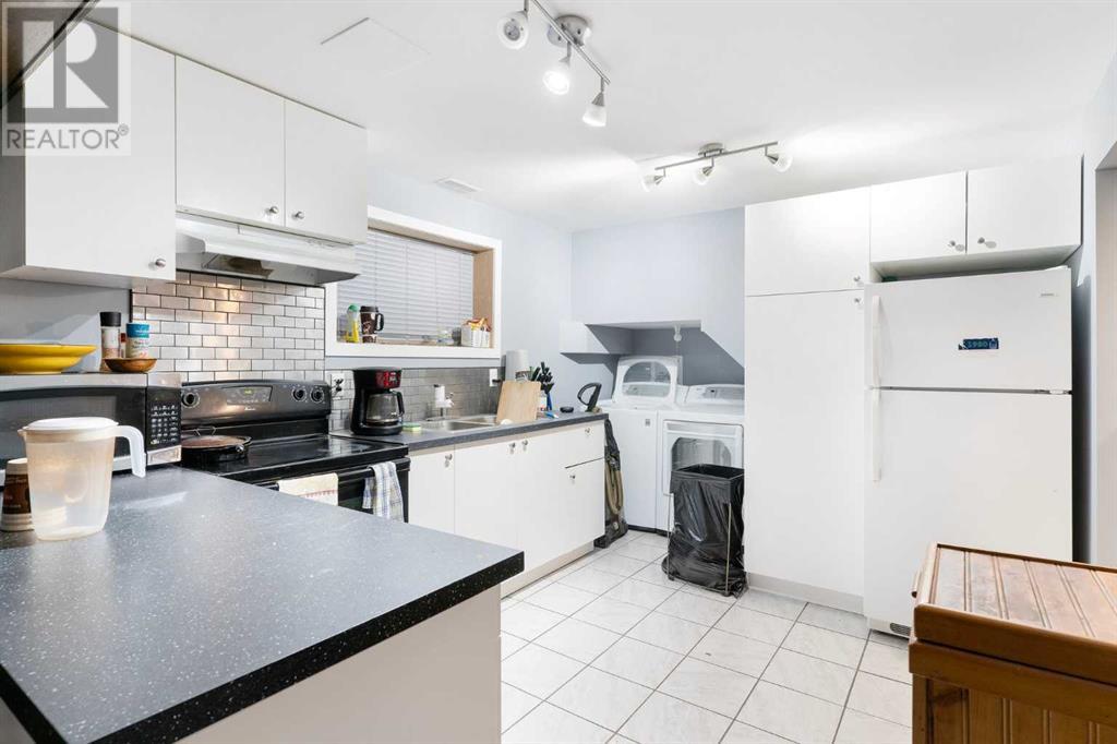 Single Family House Bi-level for Sale in   Avenue NE Tuxedo Park Calgary 