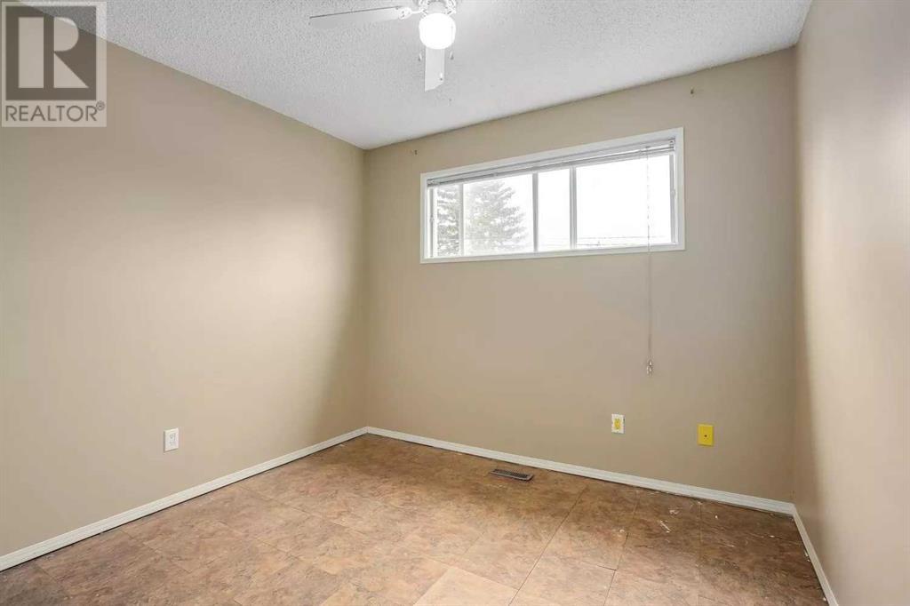 Single Family House Bi-level for Sale in   Avenue NE Tuxedo Park Calgary 