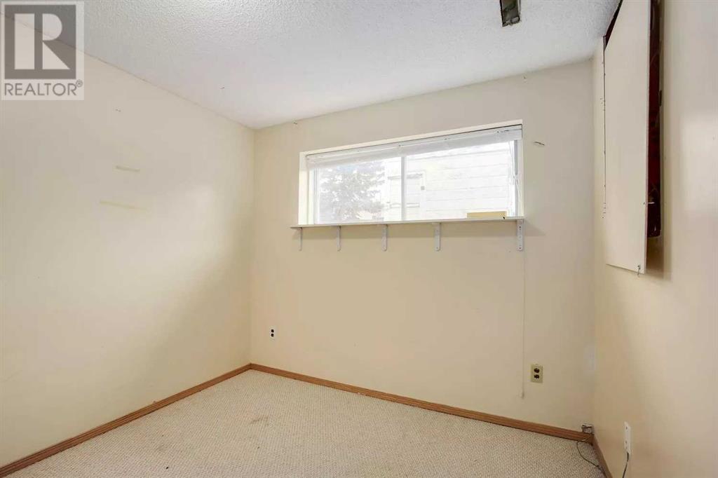 Single Family House Bi-level for Sale in   Avenue NE Tuxedo Park Calgary 