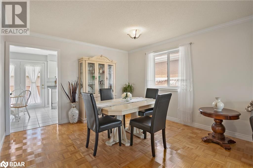 Photo 11 of 72 Buchanan Street, Barrie ON
