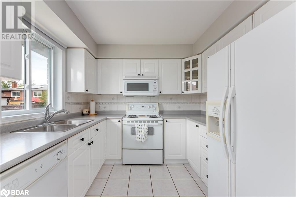 Photo 18 of 72 Buchanan Street, Barrie ON