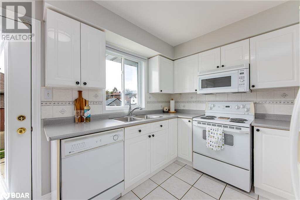 Photo 19 of 72 Buchanan Street, Barrie ON