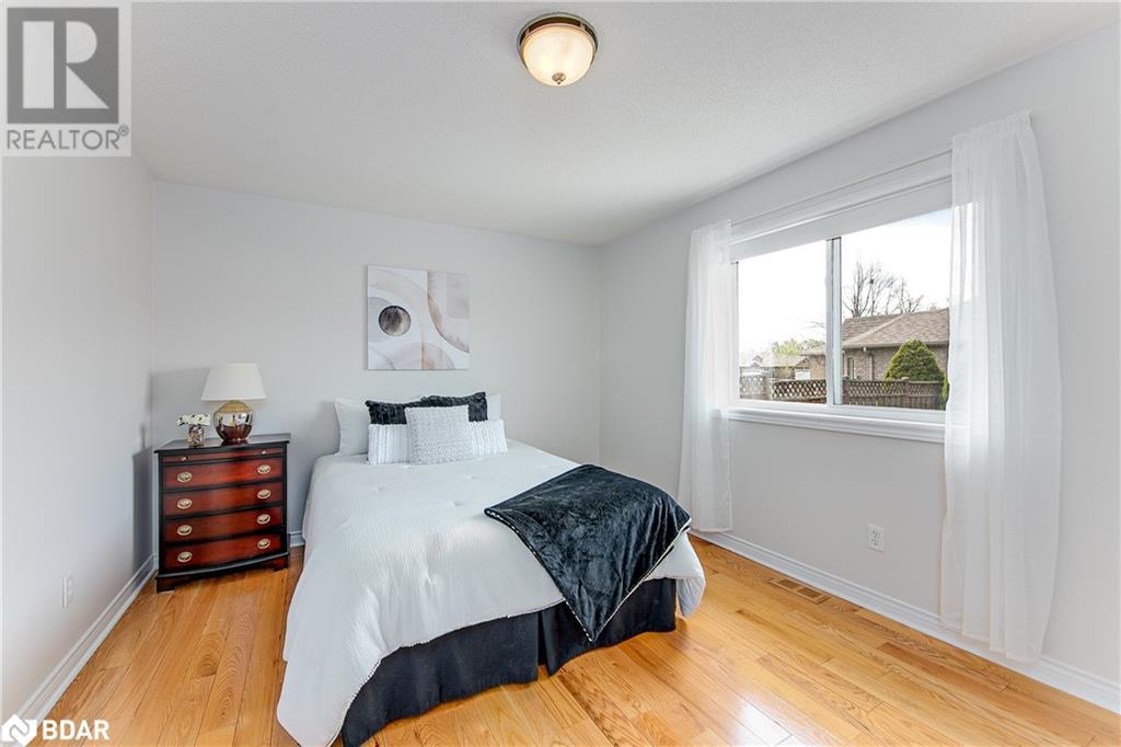 Photo 22 of 72 Buchanan Street, Barrie ON