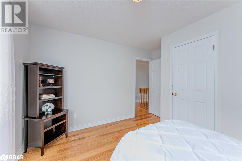 Photo 28 of 72 Buchanan Street, Barrie ON