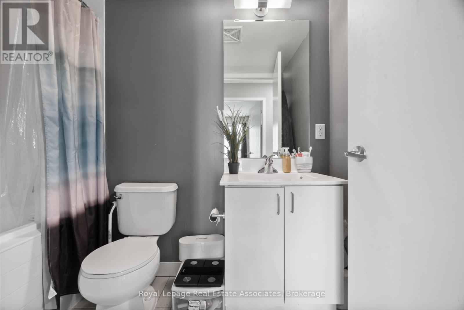 Photo 17 of 1601 155 Legion Road N, Toronto ON