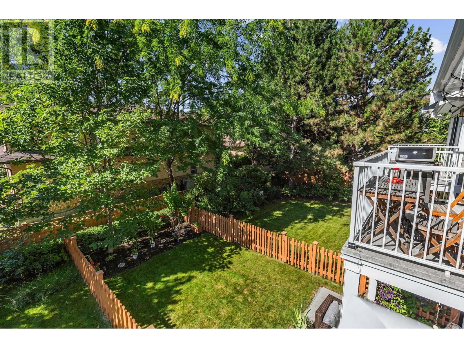 14 1853 Parkview Crescent, Kelowna