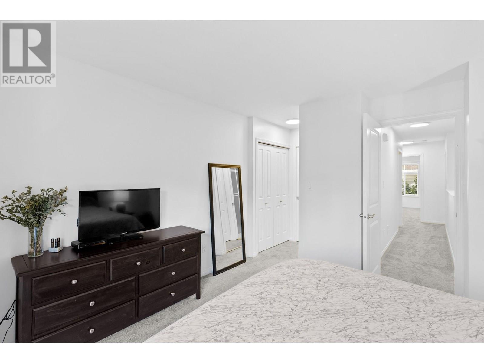 14 1853 Parkview Crescent, Kelowna
