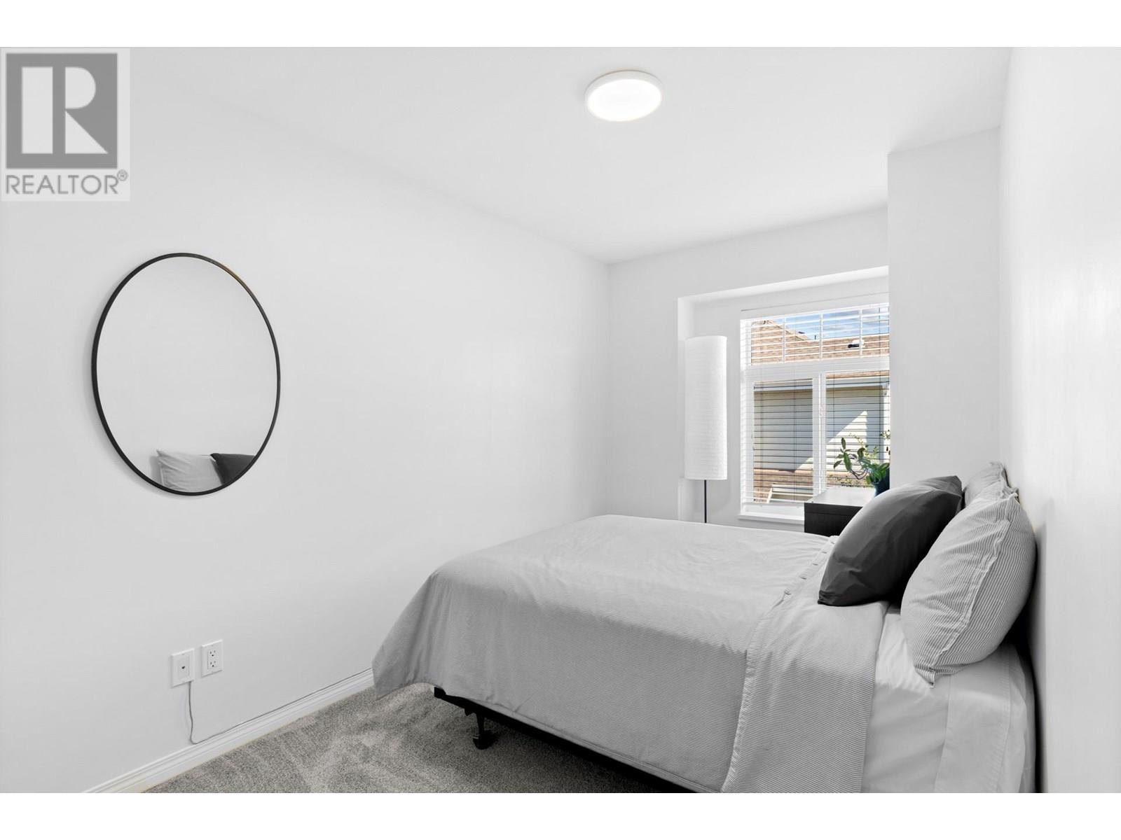 14 1853 Parkview Crescent, Kelowna
