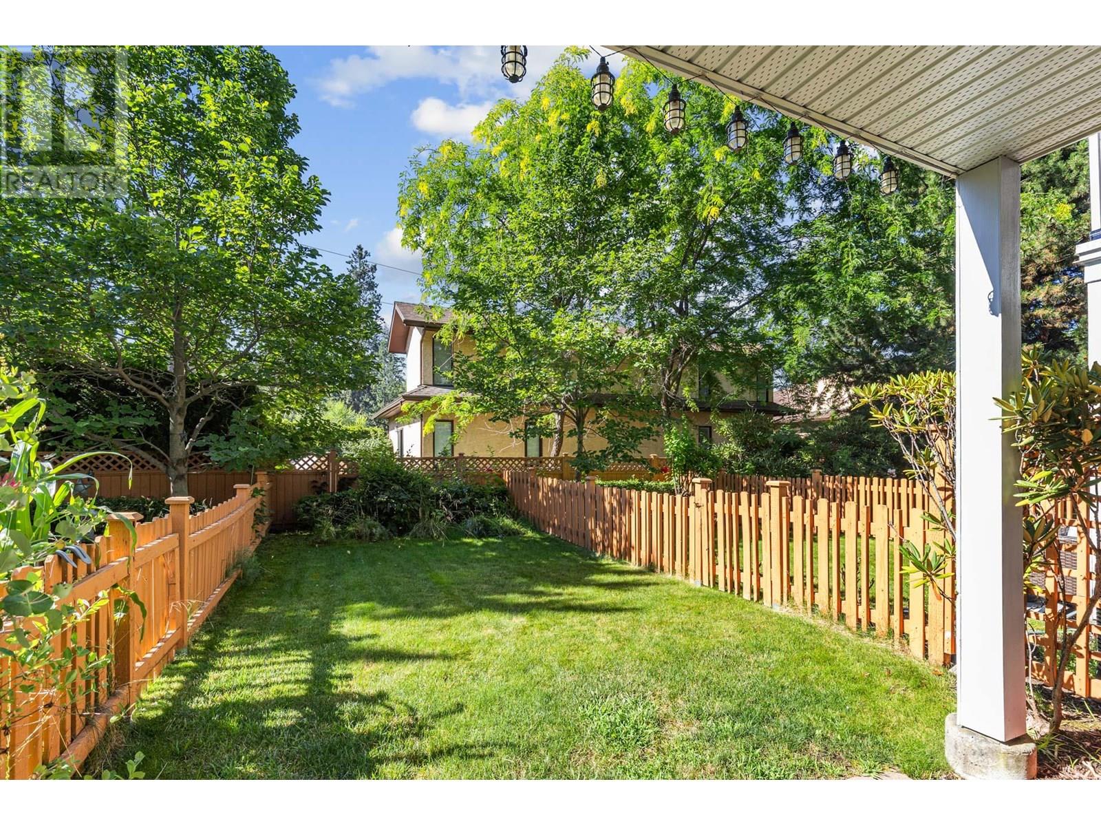 14 1853 Parkview Crescent, Kelowna