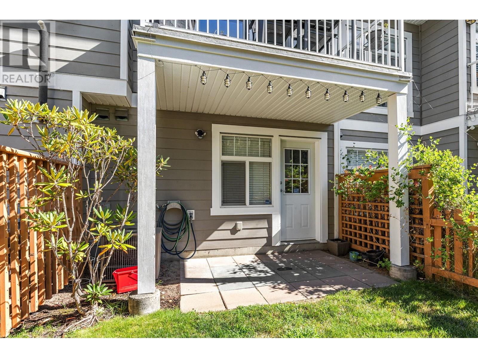 14 1853 Parkview Crescent, Kelowna