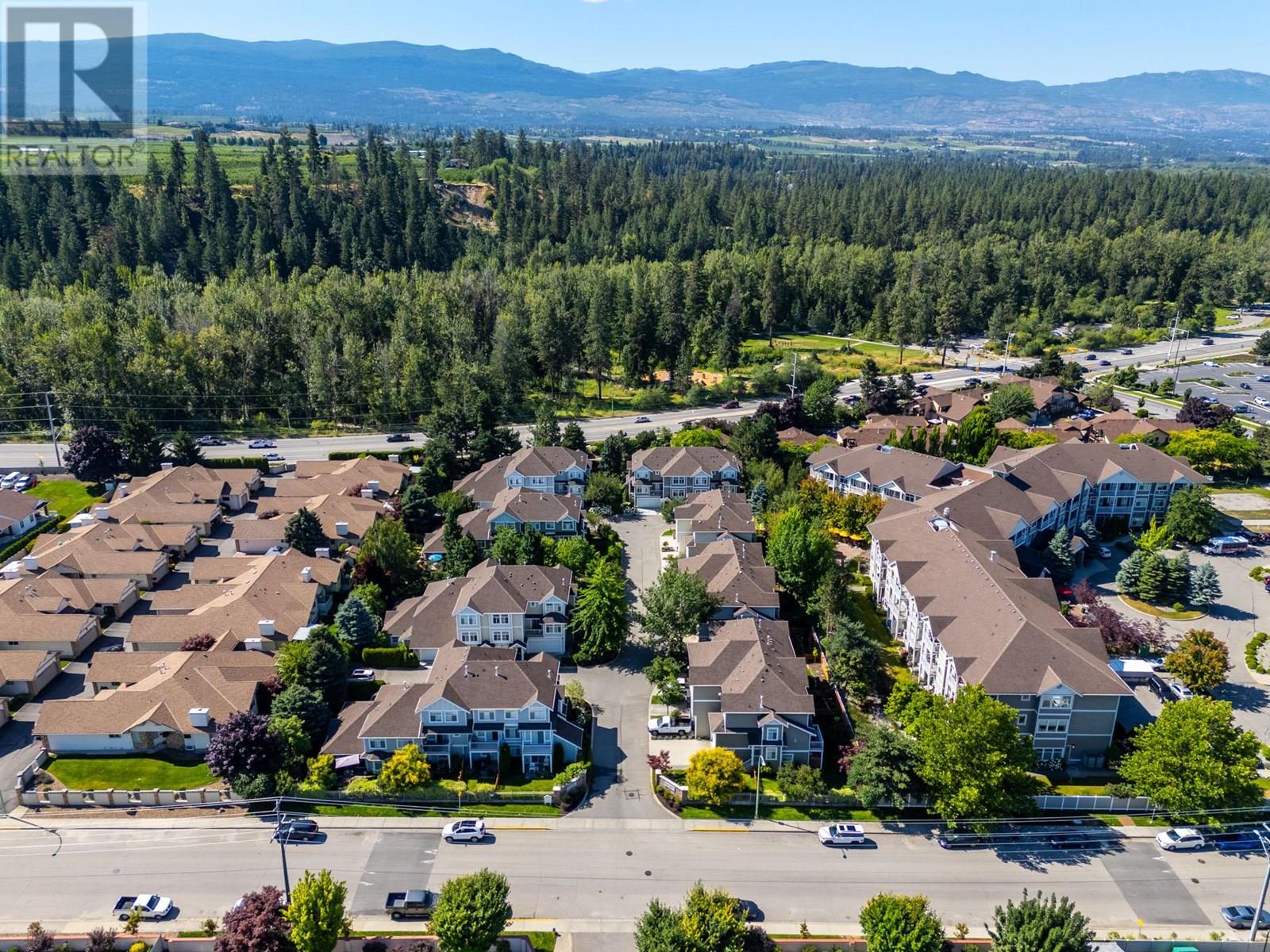 14 1853 Parkview Crescent, Kelowna