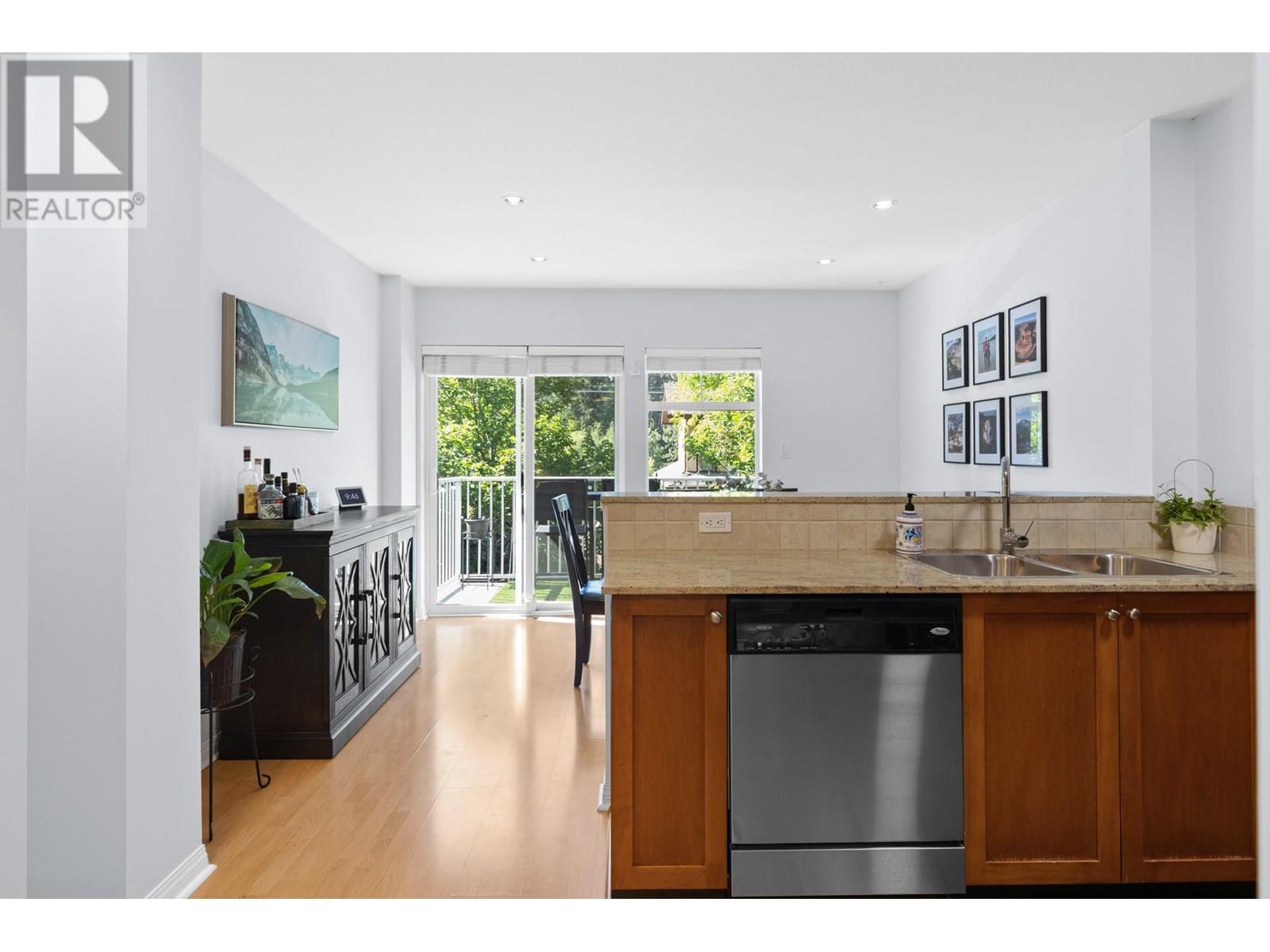 14 1853 Parkview Crescent, Kelowna