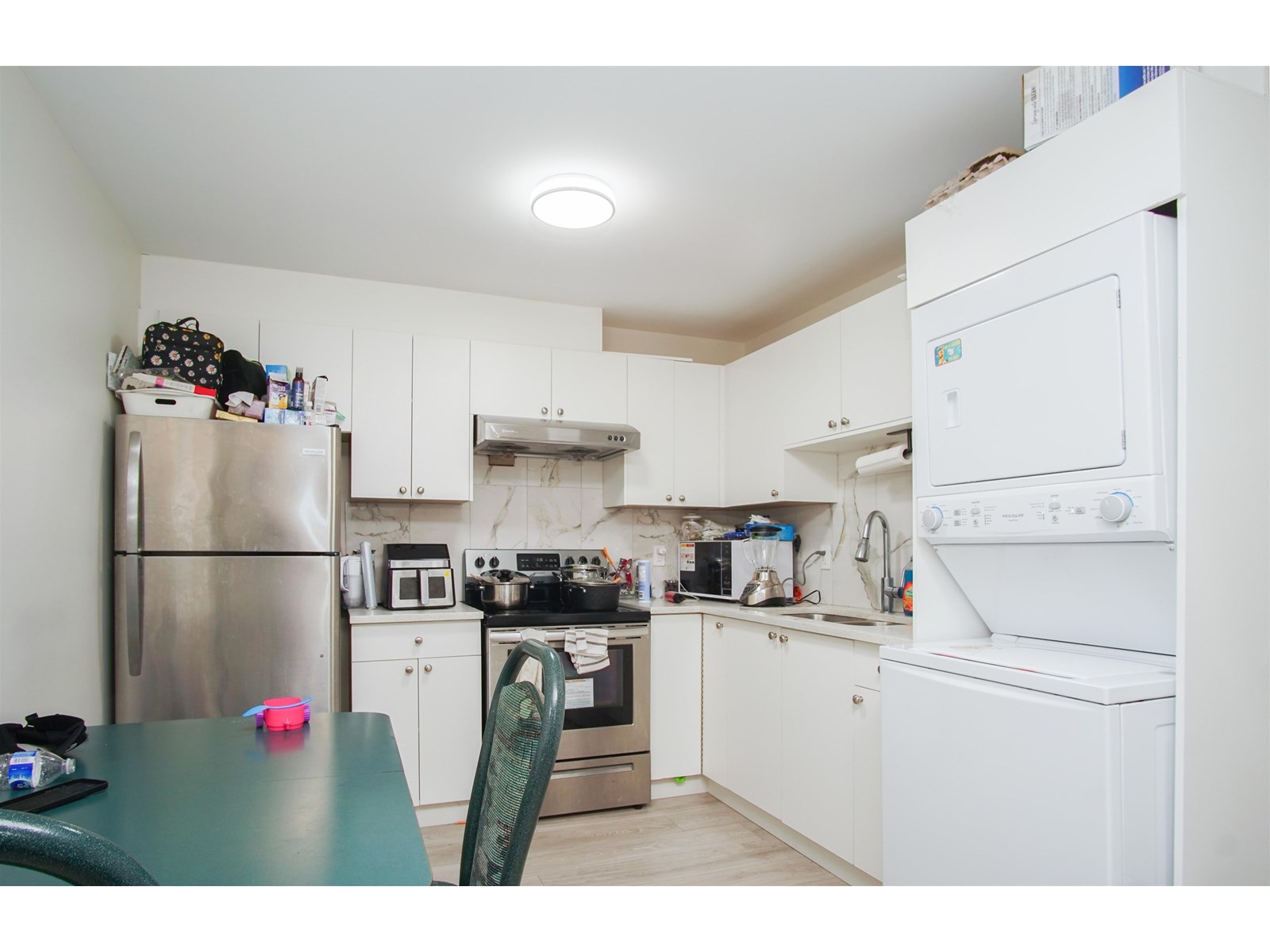 Photo 17 of 19247 71 Avenue, Surrey BC