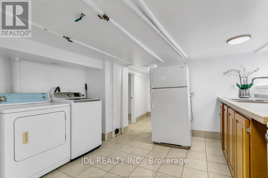 Photo 24 of 721 723 Campbell Avenue, Windsor ON