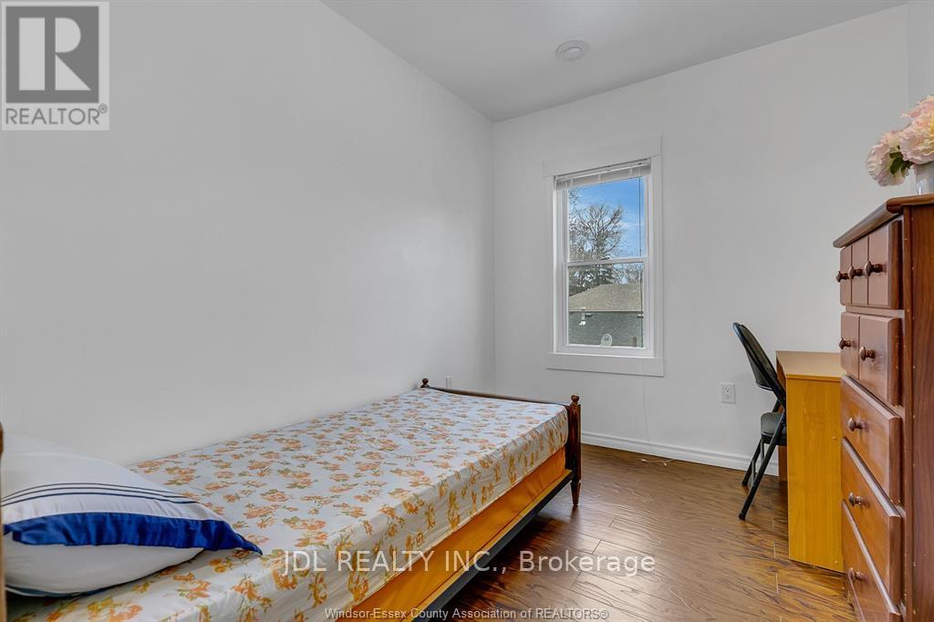 Photo 18 of 721 723 Campbell Avenue, Windsor ON