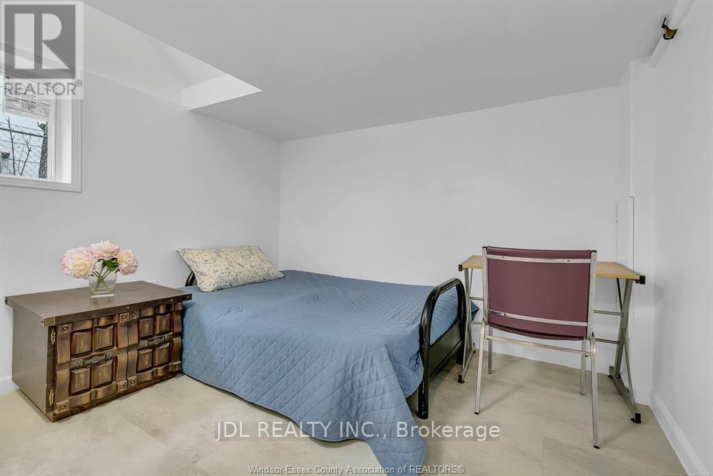 Photo 19 of 721 723 Campbell Avenue, Windsor ON