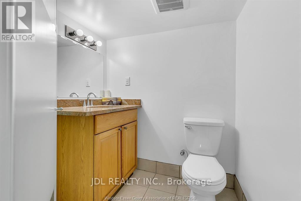Photo 20 of 721 723 Campbell Avenue, Windsor ON