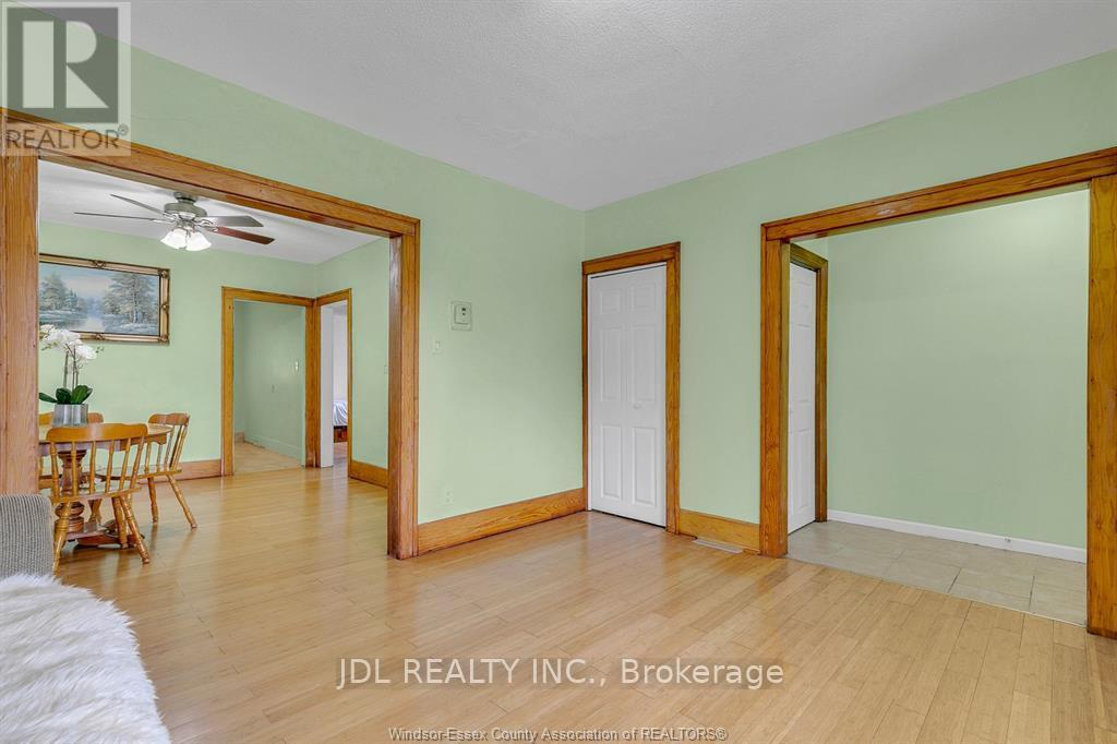 Photo 8 of 721 723 Campbell Avenue, Windsor ON
