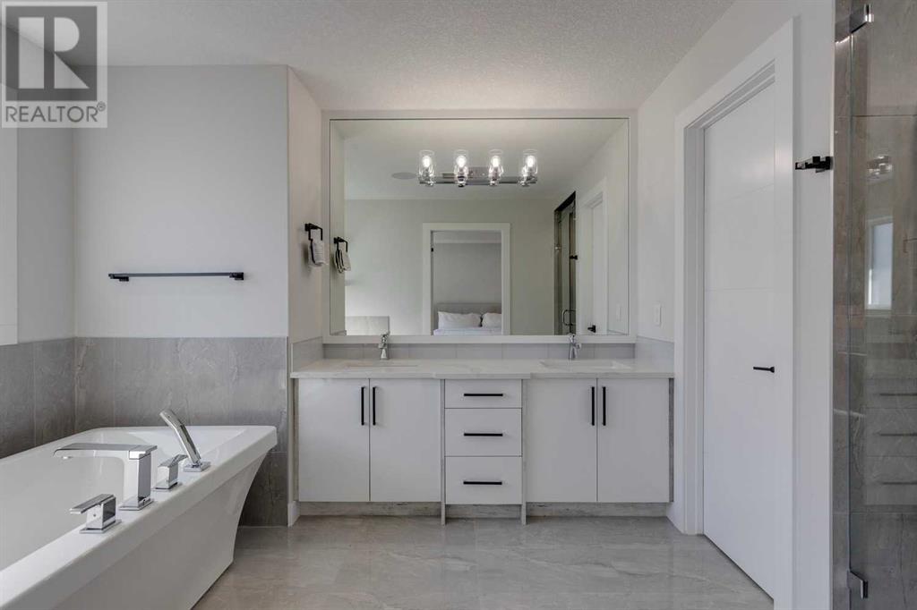 Single Family House for Sale in   Avenue NE Tuxedo Park Calgary 
