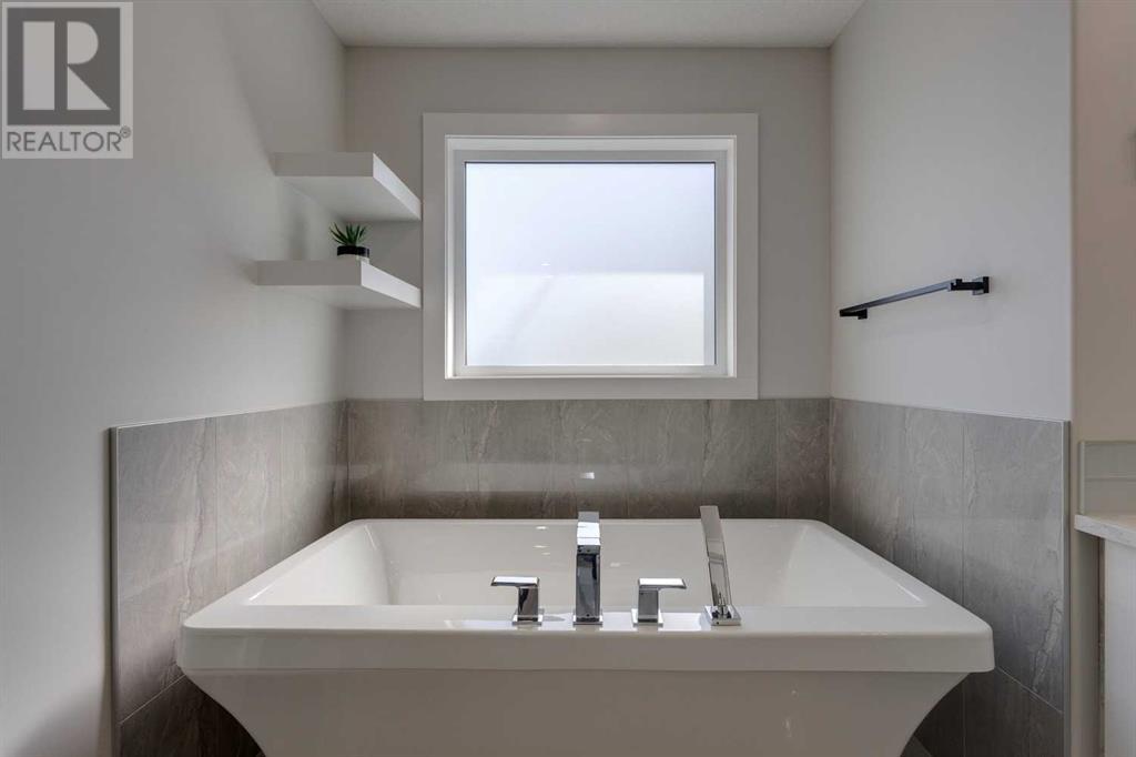 Single Family House for Sale in   Avenue NE Tuxedo Park Calgary 