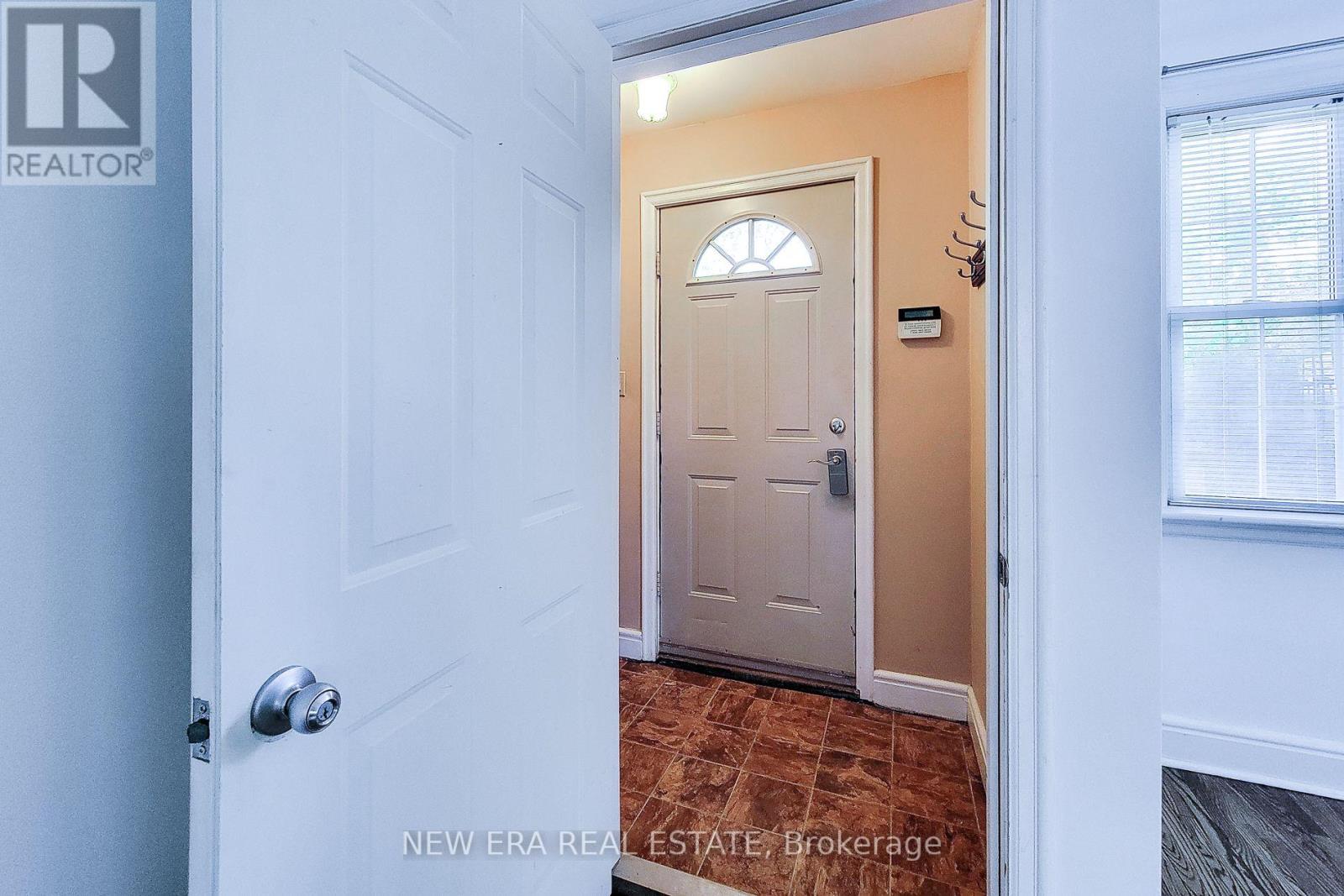 Single Family House for Sale in  ERINDALE AVENUE Hamilton (Rosedale) 