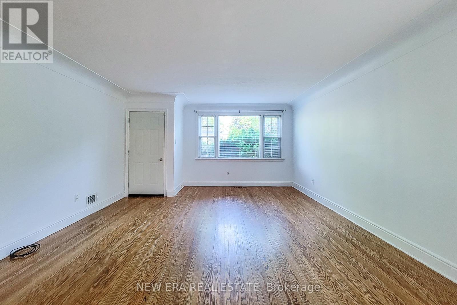 Single Family House for Sale in  ERINDALE AVENUE Hamilton (Rosedale) 