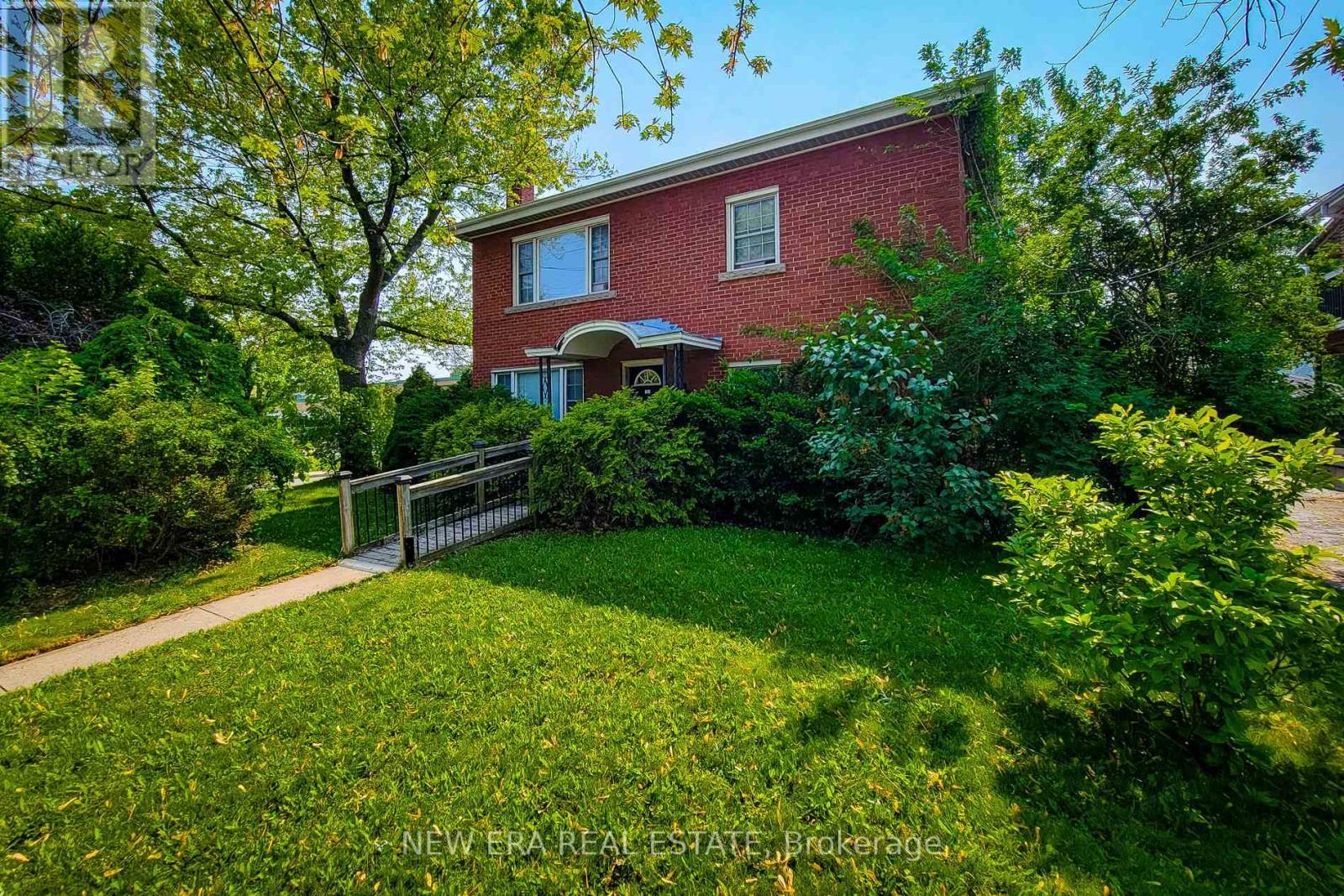 Single Family House for Sale in  ERINDALE AVENUE Hamilton (Rosedale) 