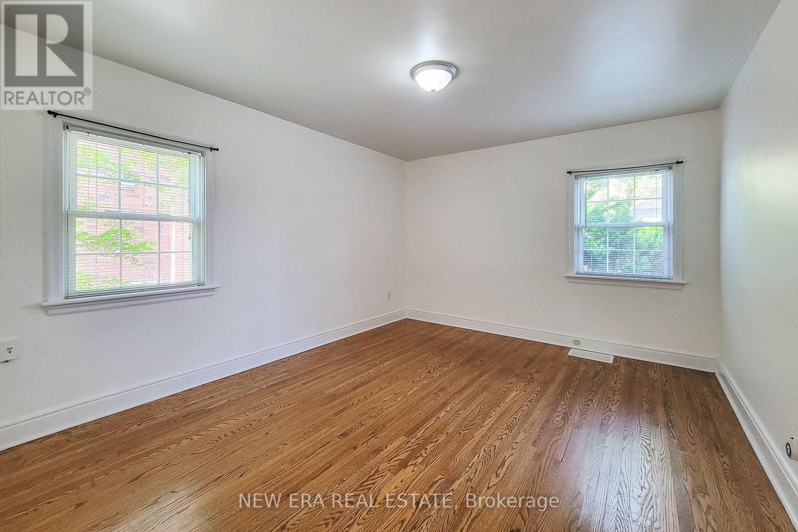 Single Family House for Sale in  ERINDALE AVENUE Hamilton (Rosedale) 