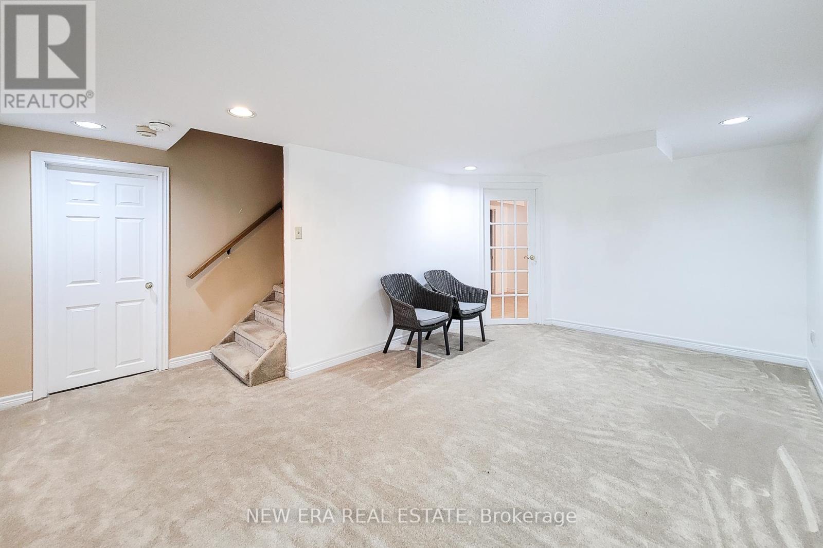 Single Family House for Sale in  ERINDALE AVENUE Hamilton (Rosedale) 