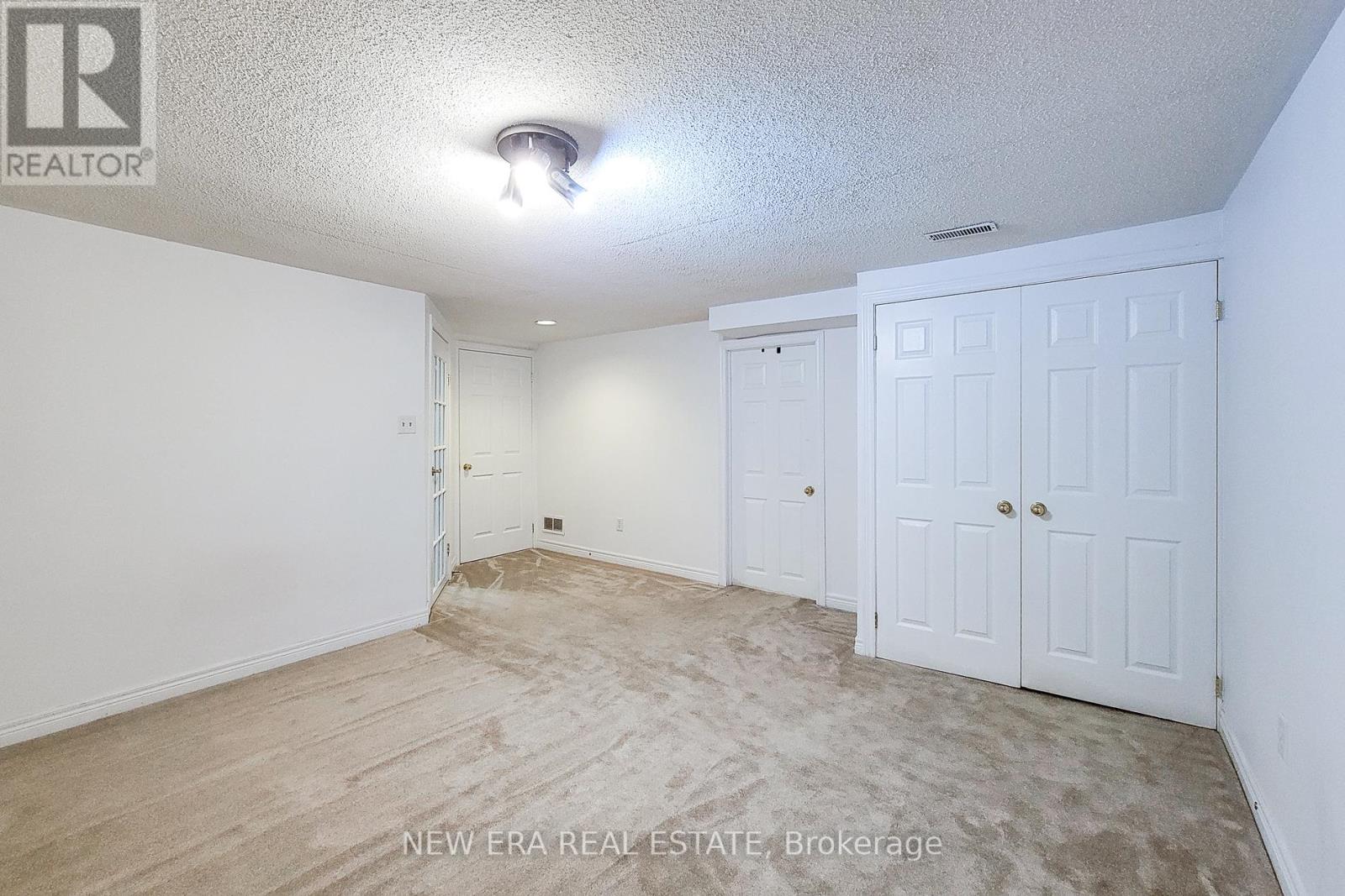 Single Family House for Sale in  ERINDALE AVENUE Hamilton (Rosedale) 