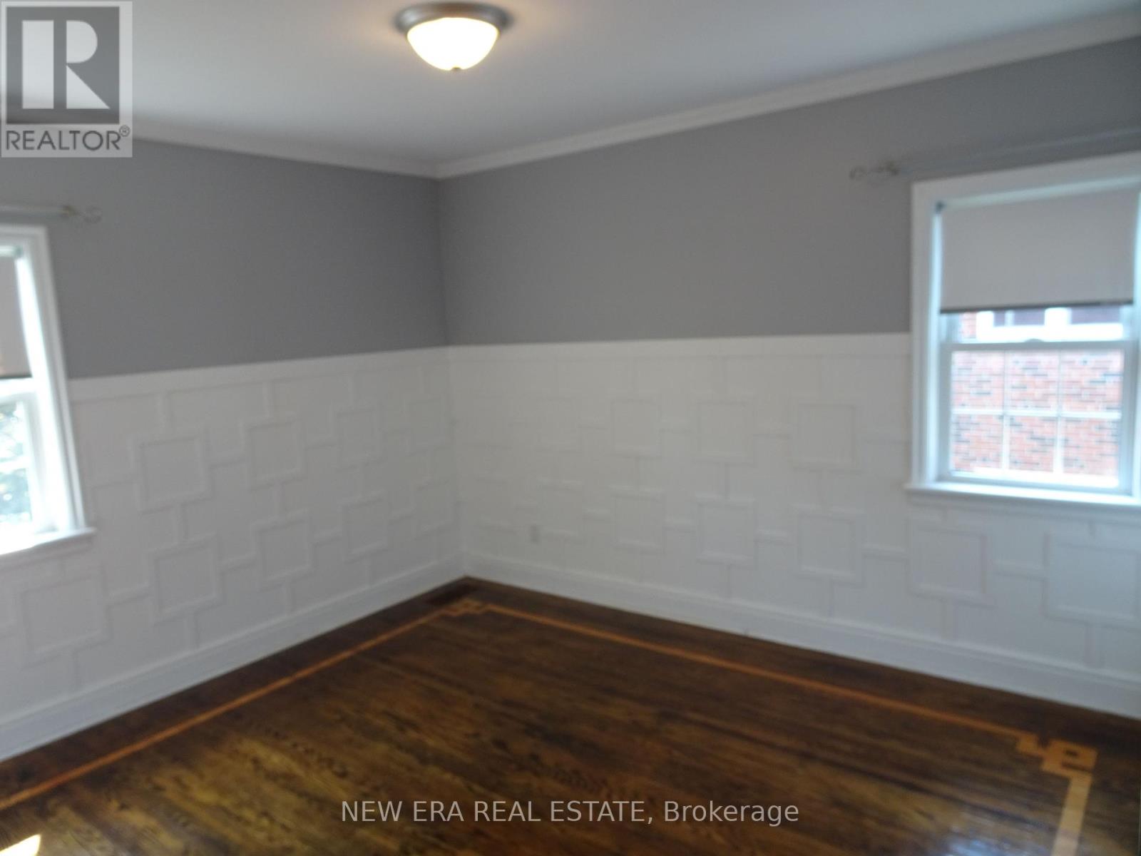 Single Family House for Sale in  ERINDALE AVENUE Hamilton (Rosedale) 