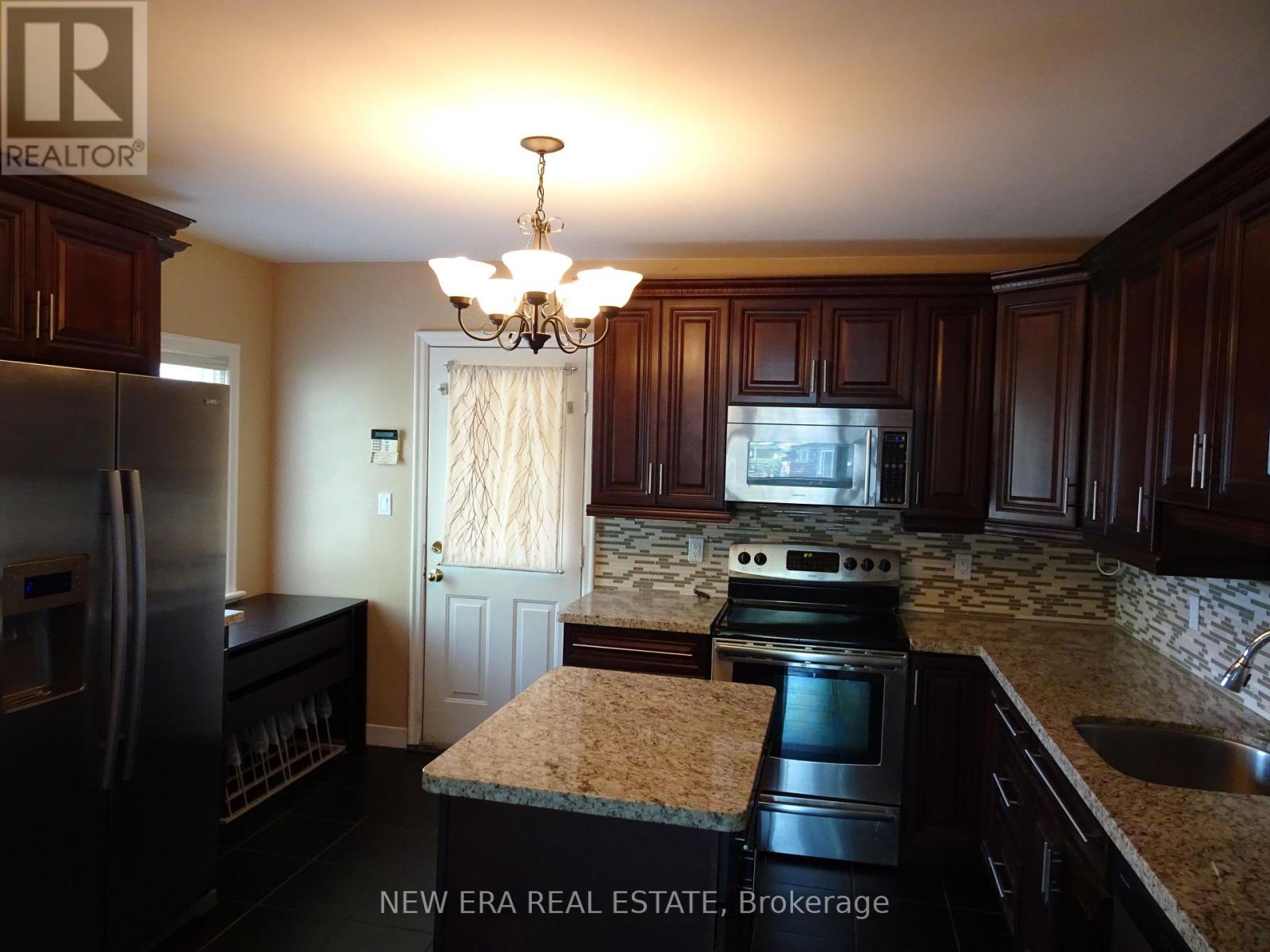 Single Family House for Sale in  ERINDALE AVENUE Hamilton (Rosedale) 