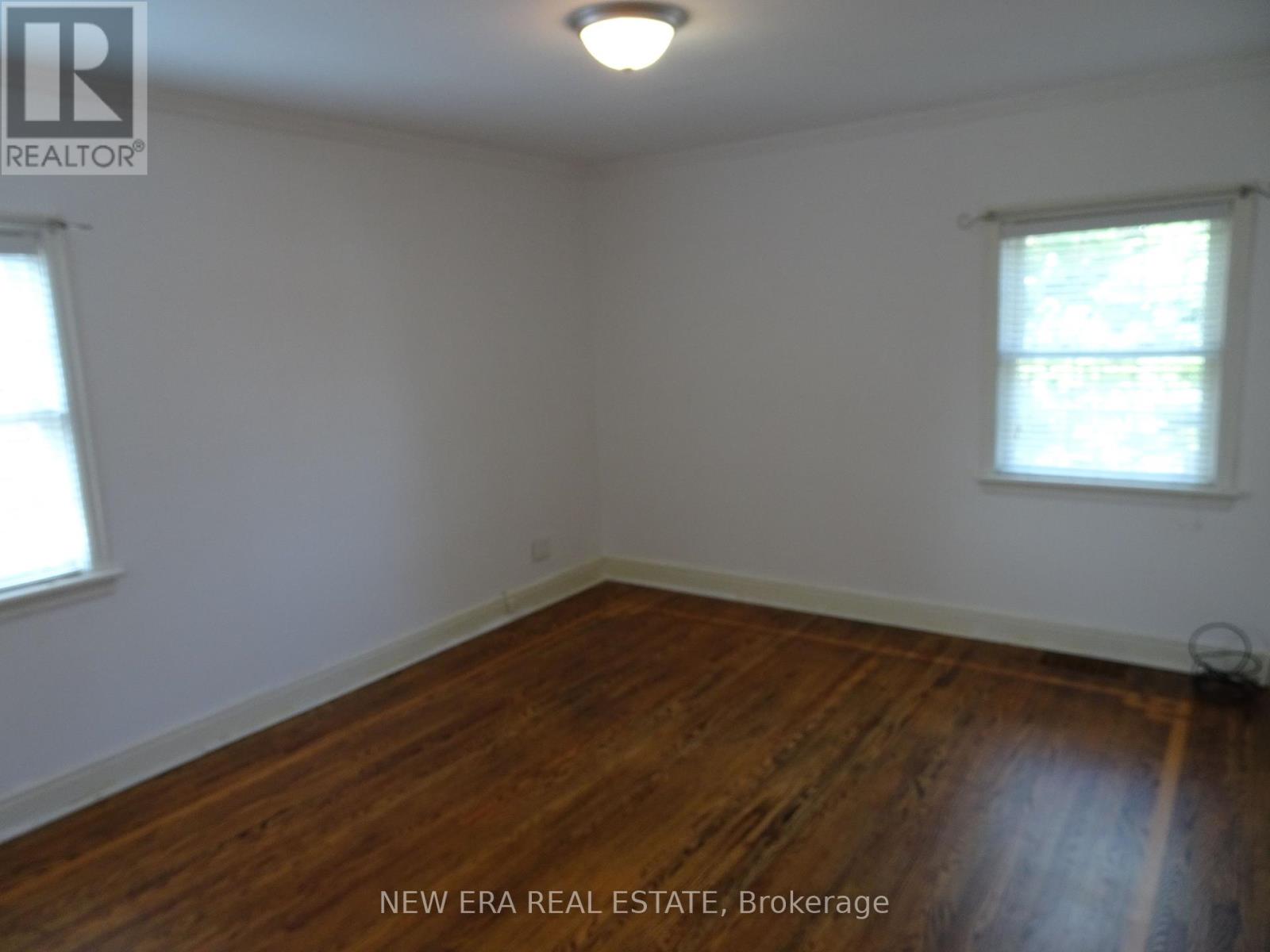 Single Family House for Sale in  ERINDALE AVENUE Hamilton (Rosedale) 