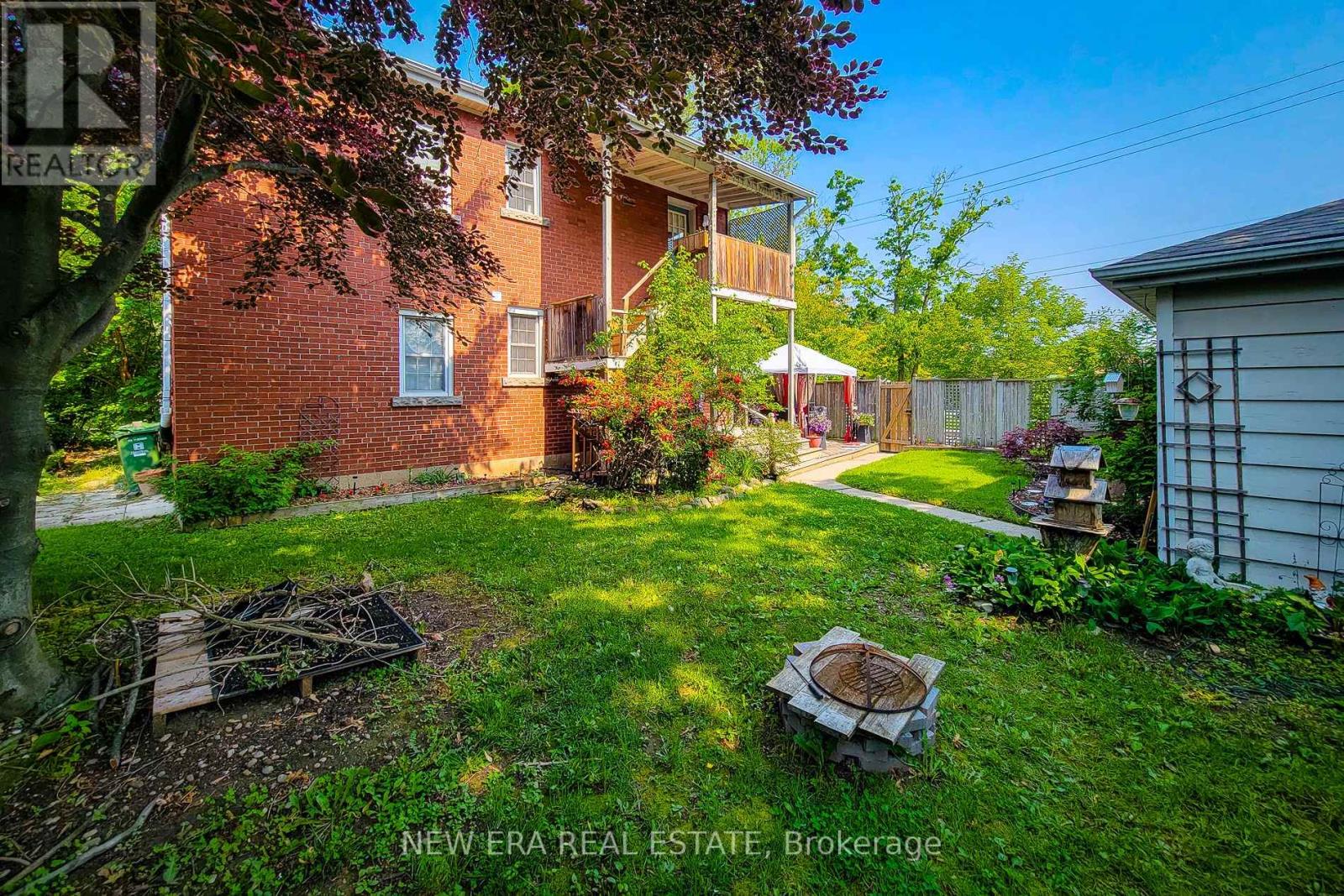 Single Family House for Sale in  ERINDALE AVENUE Hamilton (Rosedale) 